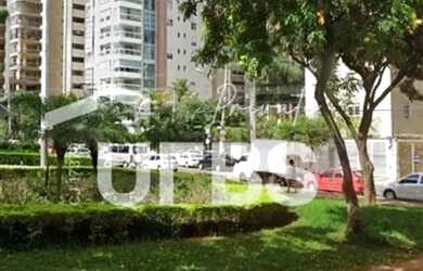 Imagem 4: Apartamento impecável em frente à praça da T-25