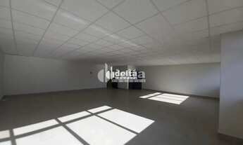 Imagem 3: Sala comercial disponível para locação no bairro Jardim Karaiba em Uberlândia-MG