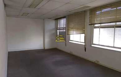 Imagem 5: Centro Galpão / depósito com 2 vagas na garagem