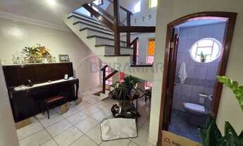 Imagem 7: Sobrado de 3 Andares (525m²) com Suíte e Lazer Privativo à Venda na QE 30 - Guará II