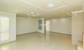 Imagem 6: Belíssima casa em condomínio fechado exclusivo em Santa Felicidade. Casa ampla de alto pad