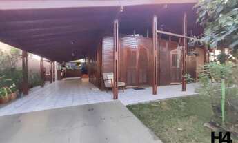 Imagem 2: CASA com 4 dormitórios à venda com 269.8m² por R$ 620.000,00 no bairro São Lourenço - CURI