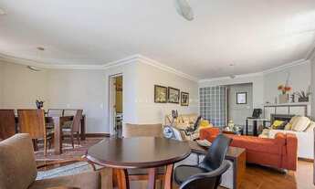 Imagem 2: Apartamento reformado, andar alto, bem iluminado e ventilado. Excelente oportunidade!