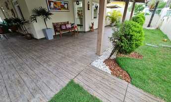 Imagem 7: Casa de condomínio para venda tem 238 metros quadrados com 3 quartos