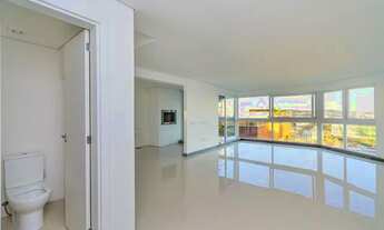 Imagem 2: Belíssima cobertura com total vista pro rio no bairro Cristal