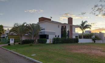 Imagem 2: Casa de condomínio térrea para aluguel possui 300 metros quadrados com 4 quartos