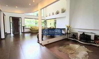 Imagem 4: Casa em condomínio fechado, com 5 suítes, 5 vagas, piscina. 700 m² - venda ou aluguel