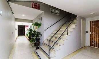 Imagem 2: Ótimo apartamento com 2 dormitórias no bairro Menino Deus