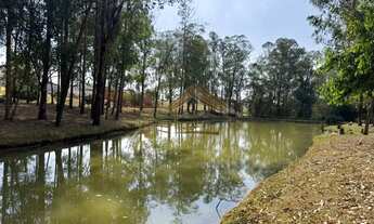 Imagem 10: Terreno com frente ao lago no Ninho Verde 1, lote único