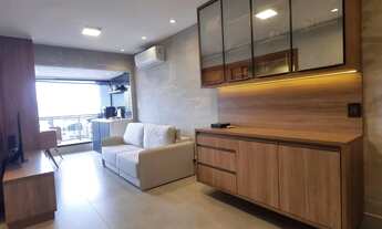 Imagem 6: Quarto e sala finamente decorado no Salvador Prime andar altíssimo