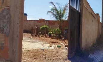 Imagem 5: Vendo lote murado