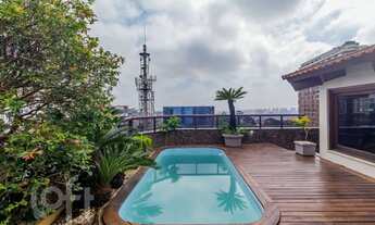 Imagem 2: Apartamento à venda em Petrópolis com 337 m², 3 quartos, 1 suíte, 2 vagas