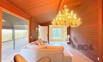 Imagem 2: Casa em Porto Alegre, no bairro Ipanema, com 3 dormitório(s), e 3 banheiros, à venda