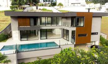 Imagem 2: Casa no condomínio Residencial Campos do Conde, Alphaville para venda com 4 quartos, sendo