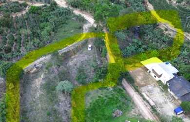 Imagem: Terrenos com 601,63m² (poço artesiano)