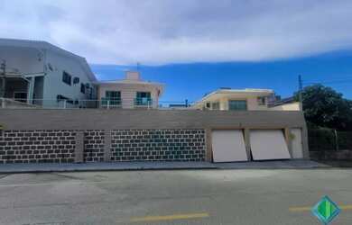 Imagem: Sobrado para venda tem 326 metros quadrados