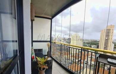 Imagem: Studio moderno e completo com sacada de