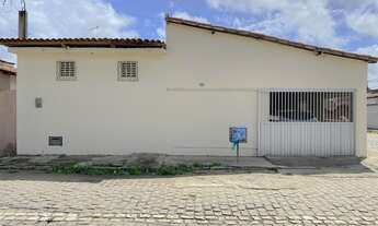 Imagem: Casa à venda com 2 quartos por R$ 160 mil