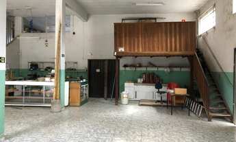 Imagem 5: Ponto comercial com aproximadamente 150m² , sendo aproximadamente 125m² de salão com meza