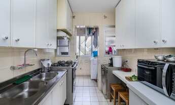 Imagem 4: Ótimo apartamento face norte no Bigorrilho, 3 quartos sendo uma suíte, 01 vaga de garagem