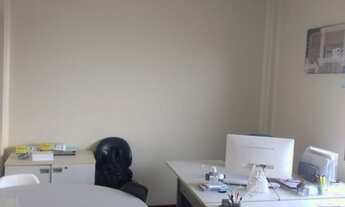 Imagem 3: Ponto Centro, andar inteiro, 4 salas por andar, recepção, coz, varanda e 3 banh