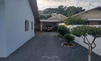 Imagem 2: Linda casa com localização privilegiada