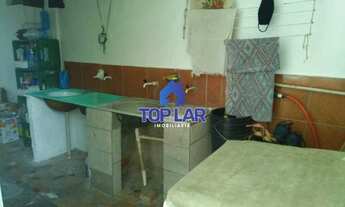 Imagem 3: Casa 2 quartos, sala, cozinha e quintal com churrasqueira e 2 vagas na garagem