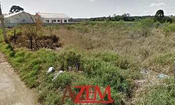 Imagem: Residência nova com amplo terreno