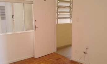 Imagem 6: Apto bem conservado 02 amplos dormitórios com armários, sala grande