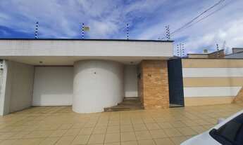 Imagem: Casa para venda tem 300 metros quadrados