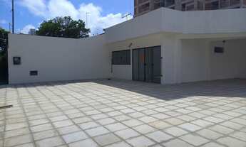 Imagem: Casa de esquina em Manaíra - Reformada