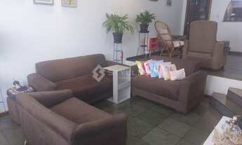 Imagem 3: Casa para venda possui 328 metros quadrados com 5 quartos em Bonsucesso - Rio de Janeiro