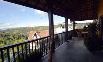 Imagem 6: Casa próxima ao centro comercial de Campos do Jordão