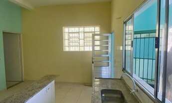 Imagem 4: Casa com 01 dormitório, cozinha americana, banheiro e área de serviço - sem vaga de garage