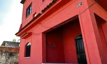 Imagem 3: 2 casas + salão de festa +quitinete