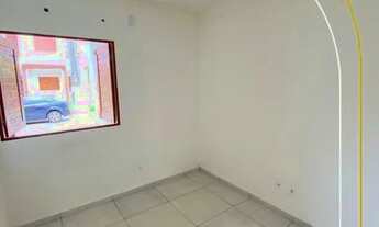 Imagem 2: Casa com primeiro andar 3 quartos em condomínio fechado próx a Praia do Francês