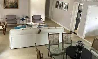 Imagem 4: Casa de dois andares com 3 suítes no Villagio II