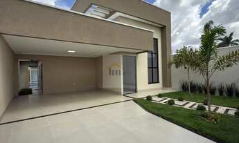 Imagem: Casa Alto Padrão Sozinha no lote com Piscina