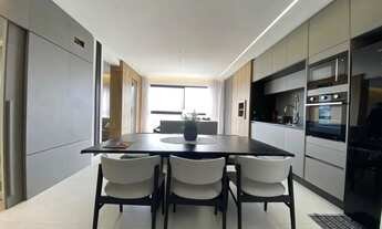 Imagem 6: Linda cobertura com vista livre e permanente para o mar e para as duas pontes de Florianóp