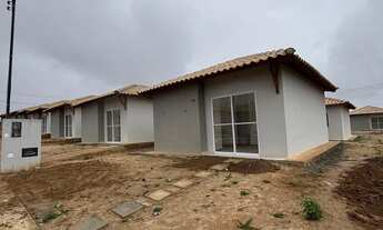 Imagem: Casa solta dos 2 lados em condomínio clube