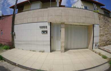 Imagem: Casa Duplex para venda possui 240 m² com