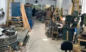 Imagem 2: Galpão Comercial à Venda em São Paulo-SP, Bairro Ipiranga, 2 Salas, 3 Banheiros, 252m² de