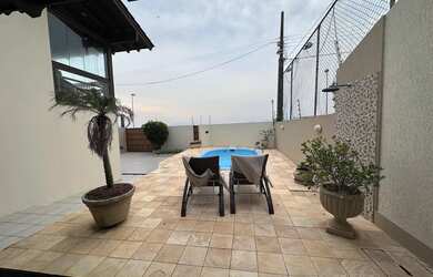 Imagem 3: Casa para venda tem 230 metros quadrados com 3 quartos em Balneário - Florianópolis - SC