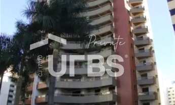 Imagem: Apartamento impecável em frente à praça