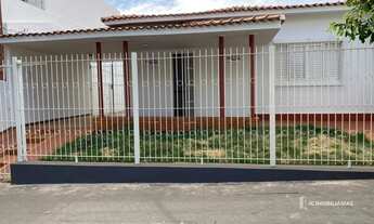 Imagem: Casa com 3 dormitórios para alugar, 195