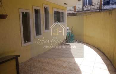 Imagem 3: Casa 3 dormitórios para Venda em Rio de Janeiro, Bento Ribeiro, 3 dormitórios, 1 suíte, 2