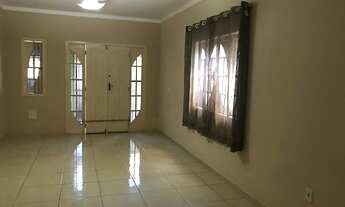 Imagem 3: Excelente casa em Santa Paula, 2 qts, sendo 1 suíte, área serviço, fogão, armários na cozi