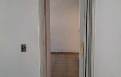 Imagem 2: Apartamento frente, vazio, reformado no melhor prédio