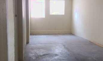 Imagem 5: BARRACÃO/GALPÃO para alugar com 351m² por R$ 6.000,00 no bairro Mercês - CURITIBA / PR