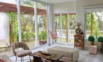 Imagem 3: Casa térrea com charmoso pergolado em localização privilegiada